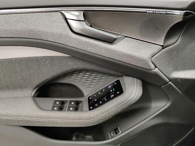 Audi A6 Avant Quattro S-Tronic