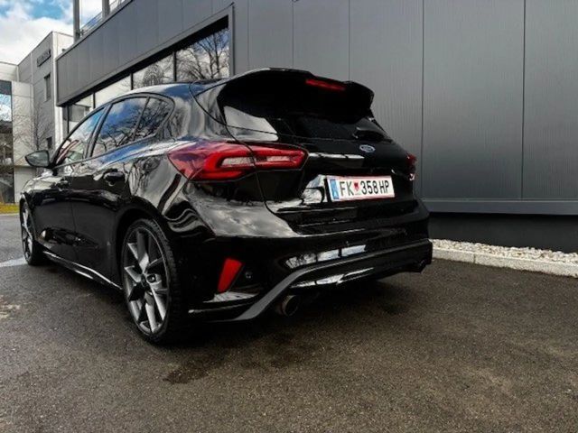 Ford Focus EcoBoost ST Line