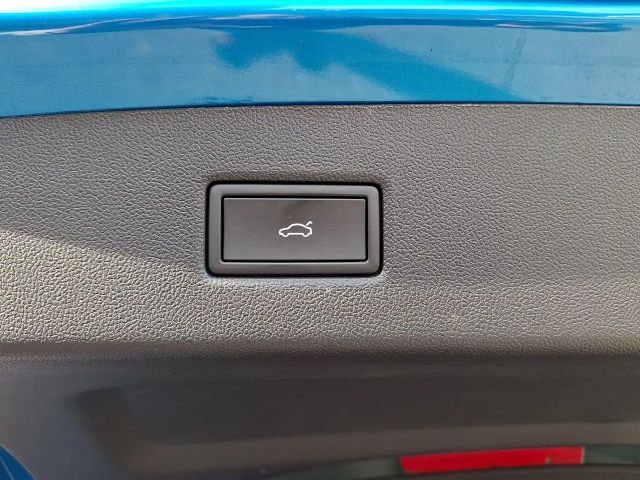 Ford Explorer AWD EV Premium