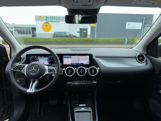 Mercedes-Benz B 200 Progressive Sedan