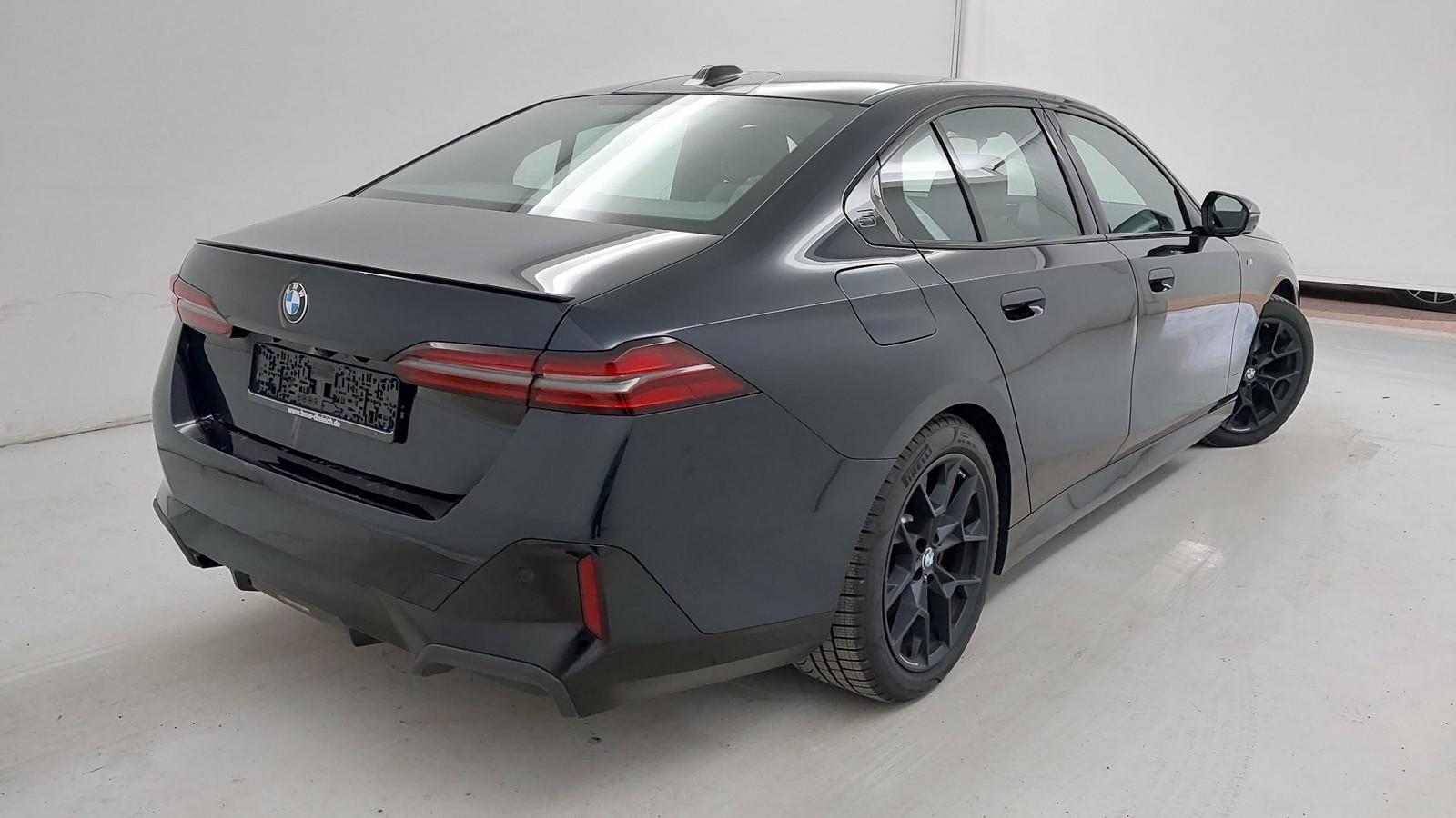 BMW 520 520d M-Sport Sedan xDrive