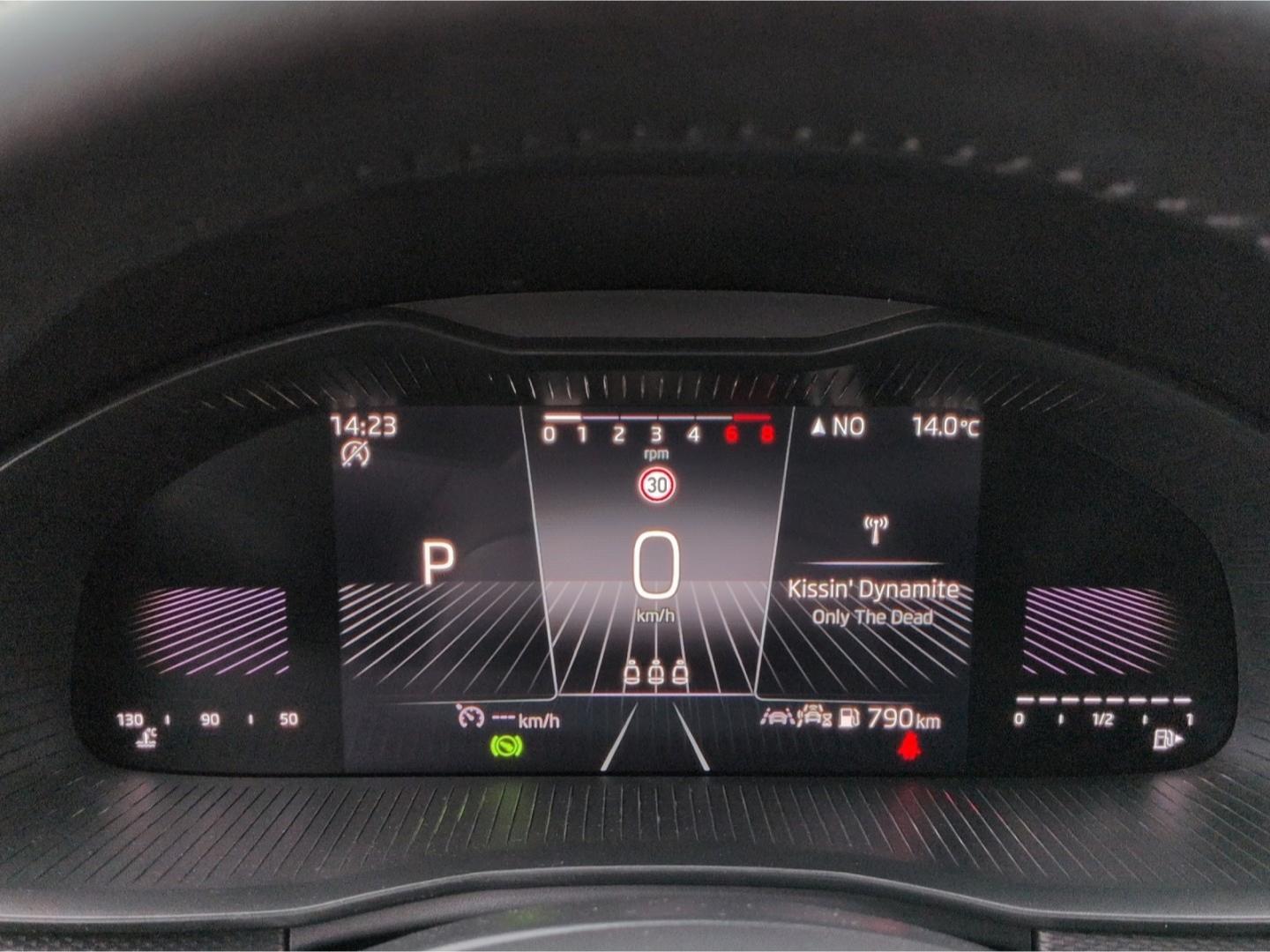 Skoda Scala Essence TSI*DSG AHK LED SHZ Tempo digCockp