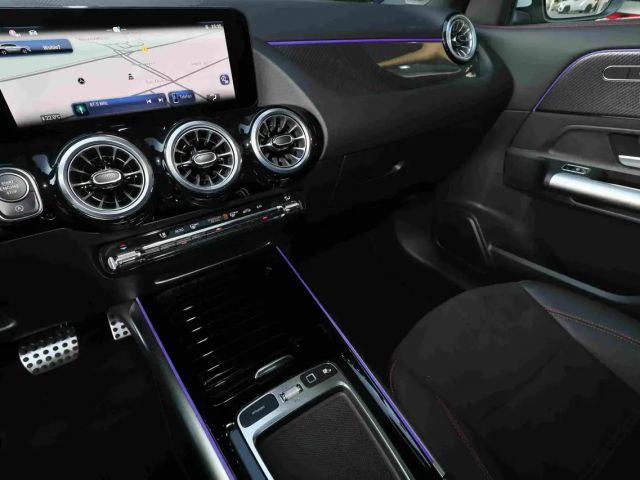 Mercedes-Benz GLA 180 AMG Line