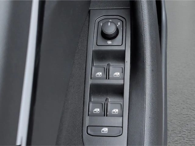 Skoda Scala Essence TSI*DSG LED SHZ Tempo digCockp PDC