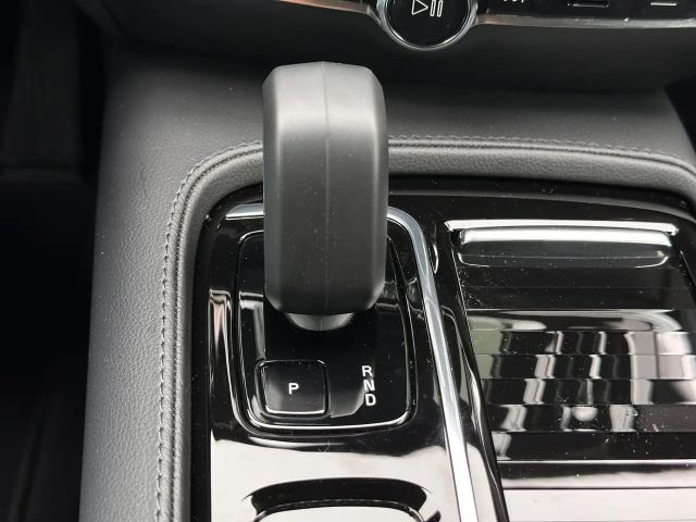 Volvo V60 AWD Core Recharge T6