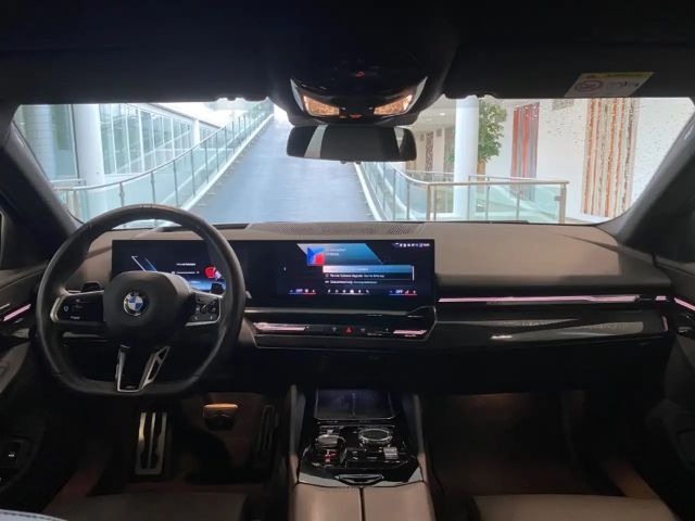 BMW 520 520d M-Sport Sedan