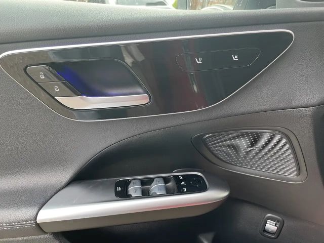 Mercedes-Benz C 200 Sedan