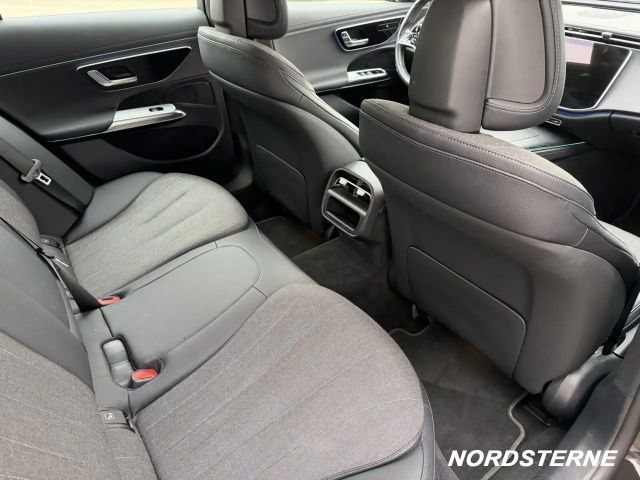 Mercedes-Benz E 220 AVANTGARDE E 220 d Sedan