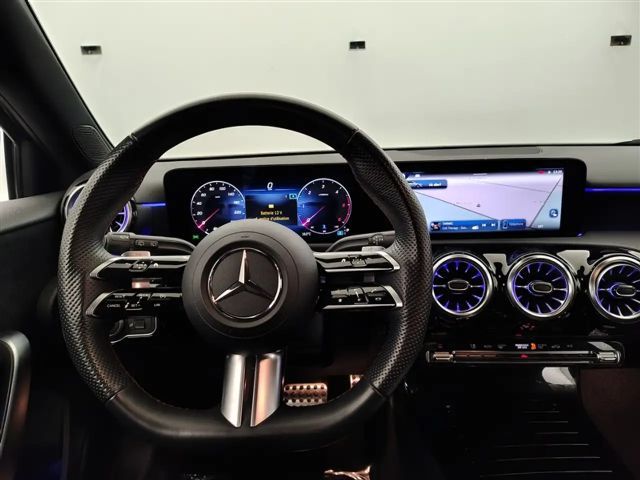 Mercedes-Benz A 180 A 180 d AMG Line