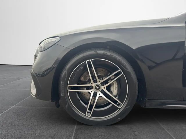 Mercedes-Benz E 200 AMG Line Sedan