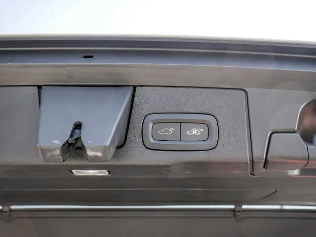 Volvo XC60 AWD Dark Plus