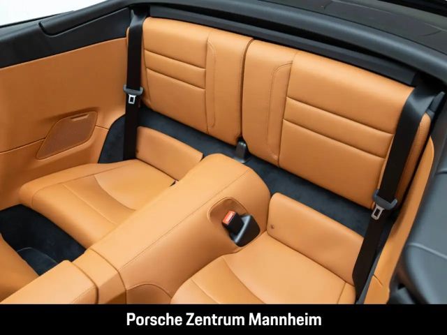 Porsche 992 Cabrio Carrera GTS