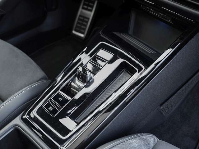 Volkswagen Golf 1.5 eTSI DSG