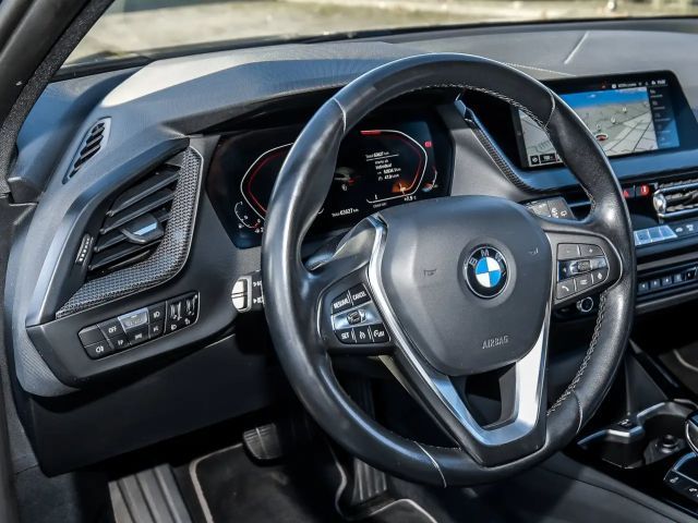 BMW 118 118i Sedan Sport Line