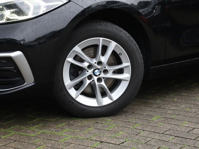 BMW 118 118i Luxury Line Sedan