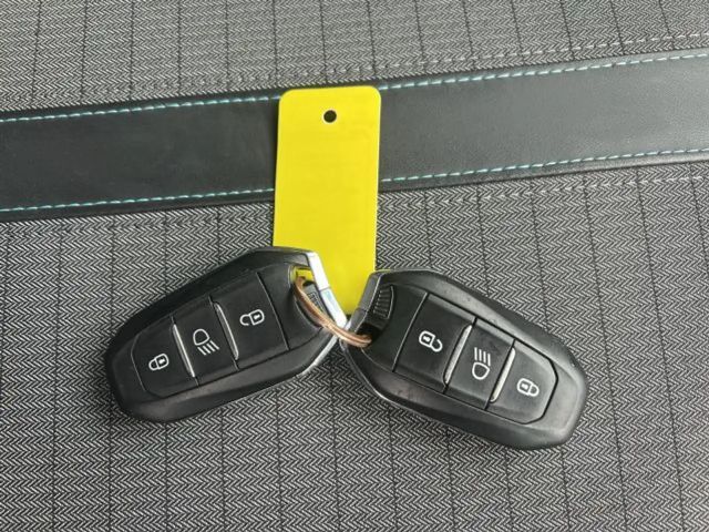 Peugeot E-2008 Allure Pack