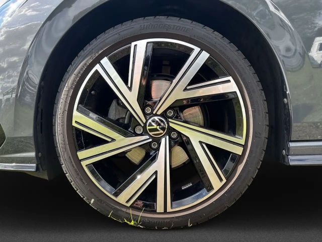 Volkswagen Golf R-Line Variant