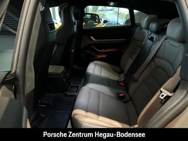 Porsche Taycan 4S Cross Turismo