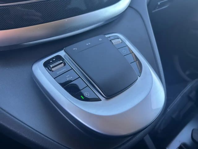 Mercedes-Benz V 220 V 220 d