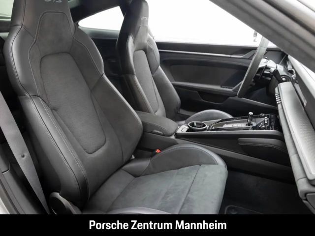 Porsche 992 Carrera Coupé GTS