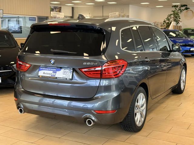 BMW 220 220d Advantage pakket