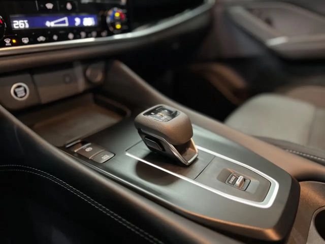 Nissan Qashqai 1.3 Connecta LED+KEYLESS+360°+ACC+VC uvm