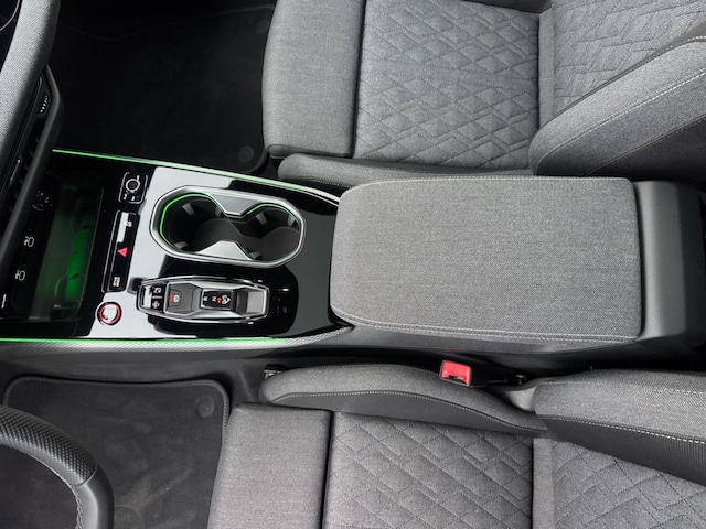 Audi A6 Avant Quattro S-Tronic