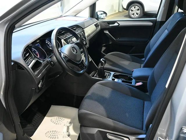 Volkswagen Touran 2,0 TDI,Nebel-SW,Einparkhilfe hinten,Dachreling
