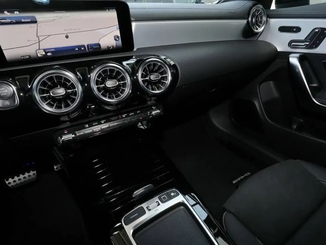 Mercedes-Benz CLA 220 AMG Line CLA 220 d