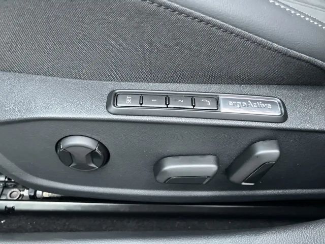 Volkswagen Golf Business DSG Variant