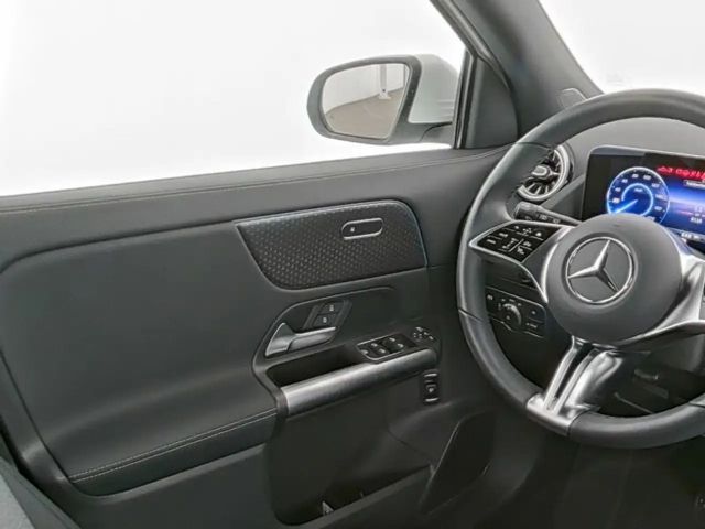 Mercedes-Benz EQA 300 4MATIC Advanced