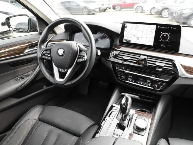 BMW 530 530d Luxury Line Sedan xDrive