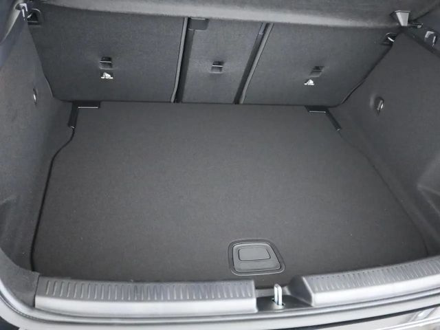 Mercedes-Benz A 180 A 180 d AMG Line