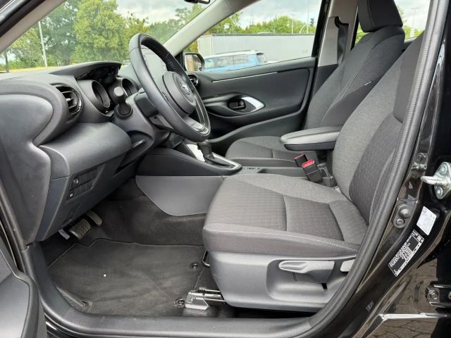 Toyota Yaris Hatchback Hybride Team D