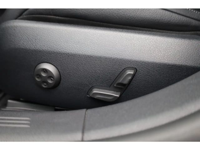 Mercedes-Benz E 220 AMG Line E 220 d Sedan