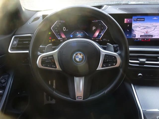BMW 330 330e M-Sport Touring xDrive