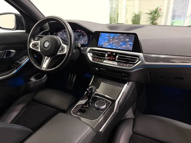 BMW 330 330e M-Sport xDrive