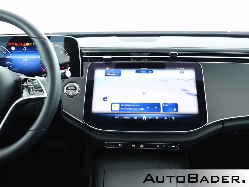 Mercedes-Benz E 220 AVANTGARDE E 220 d Estate