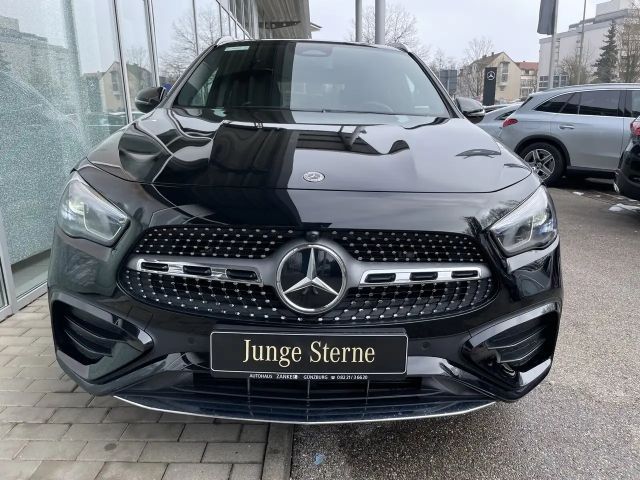 Mercedes-Benz GLA 200 AMG Line