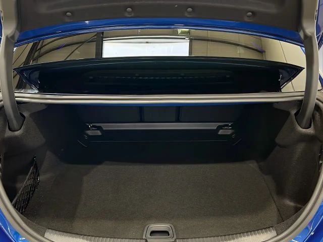 Mercedes-Benz C 200 AMG Line Sedan