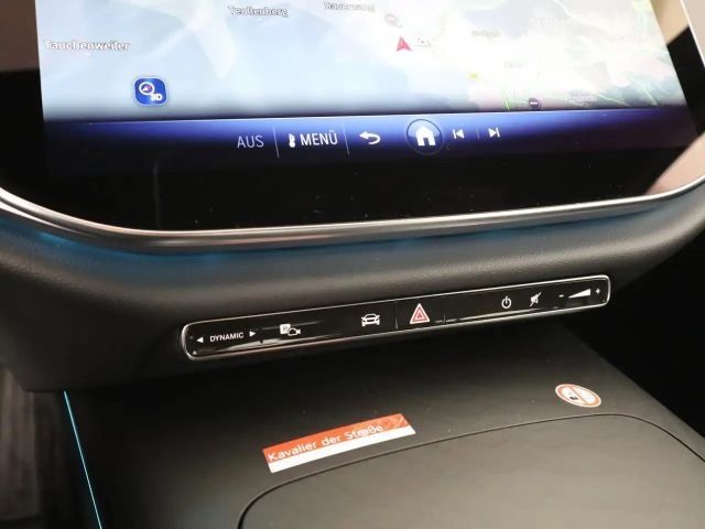 Mercedes-Benz E 200 Sedan