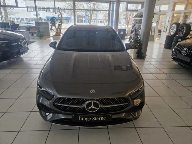 Mercedes-Benz A 250 4MATIC AMG Line Premium