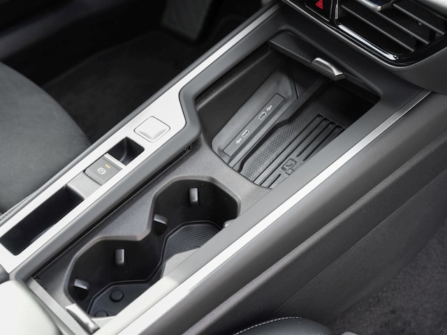 Volkswagen Passat 1.5 eTSI Business DSG Variant