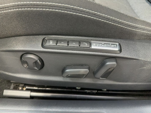 Volkswagen Passat 2.0 TDI Business DSG Variant