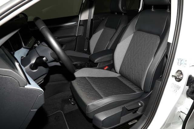 Volkswagen Golf 1.5 TSI Variant