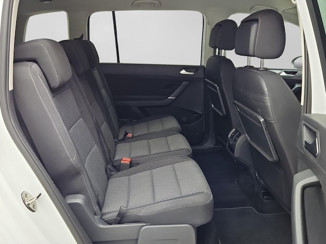 Volkswagen Touran 1.5 TSI DSG IQ.Drive R-Line