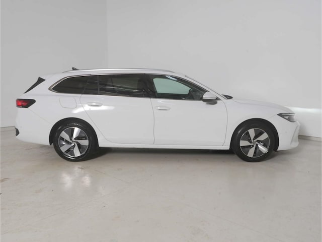 Volkswagen Passat 1.5 eTSI Business