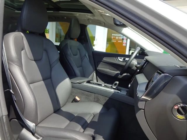 Volvo XC60 Dark Plus