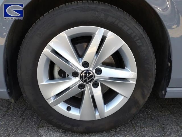 Volkswagen Golf 1.0 TSI Life Variant