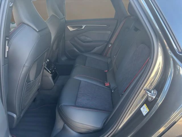 Audi A6 Avant Quattro